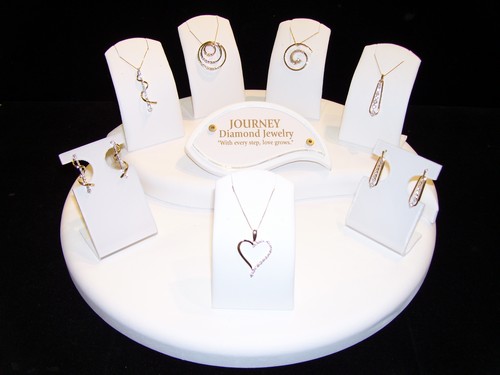 <b>Description: </b>14KT Journey Collection.<br /><b>List Price:$780-$1,550</b><br />Our Price:$390-$775